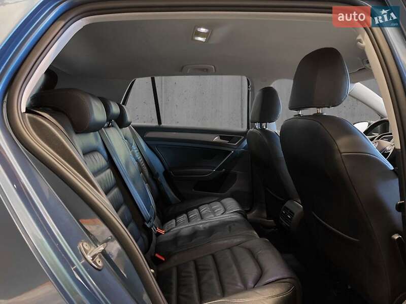 Хетчбек Volkswagen e-Golf 2015 в Львові