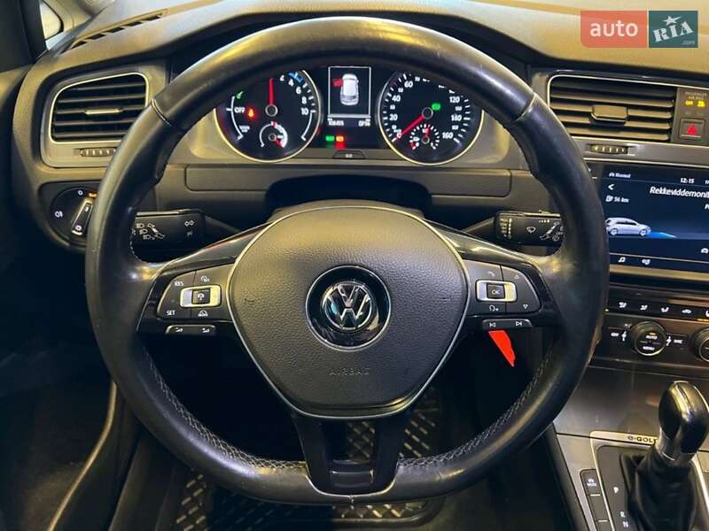 Хетчбек Volkswagen e-Golf 2015 в Львові