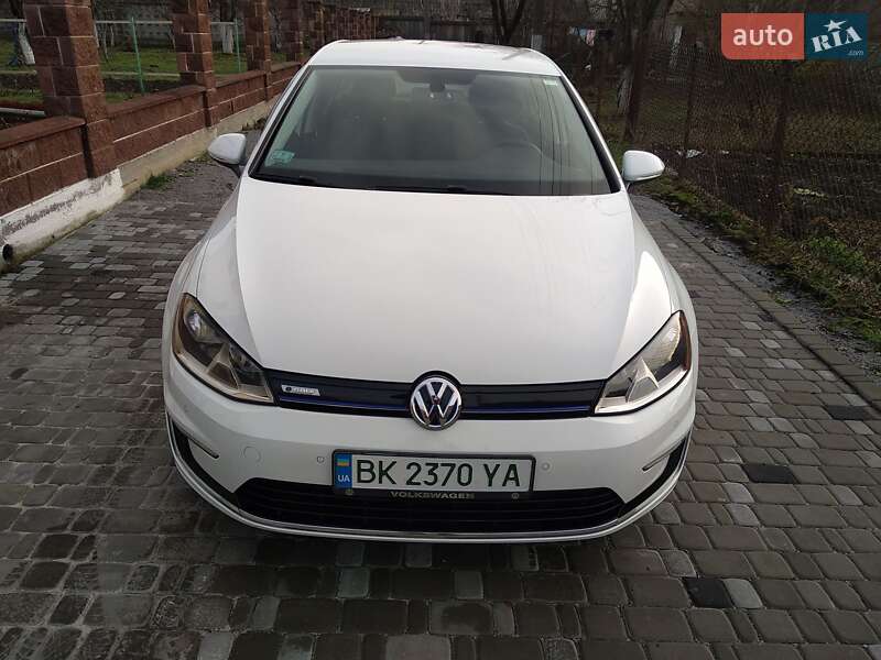 Хетчбек Volkswagen e-Golf 2015 в Рівному