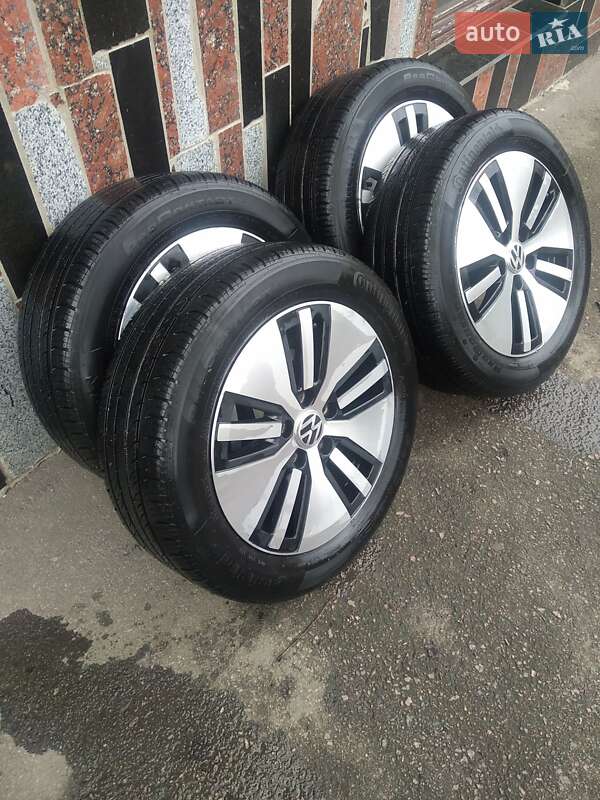 Хетчбек Volkswagen e-Golf 2015 в Рівному