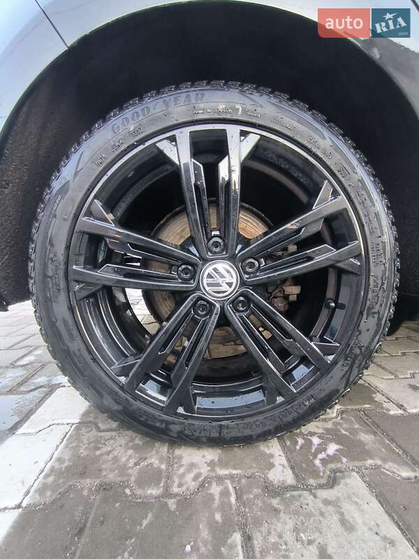 Хетчбек Volkswagen e-Golf 2018 в Києві