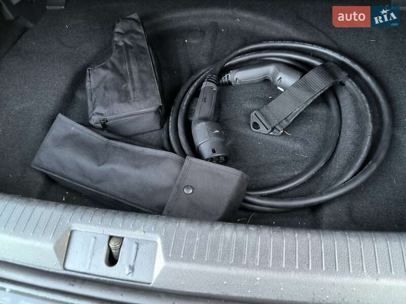 Хетчбек Volkswagen e-Golf 2018 в Києві