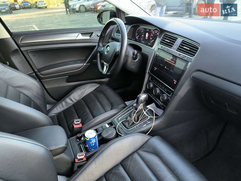 Хетчбек Volkswagen e-Golf 2018 в Києві