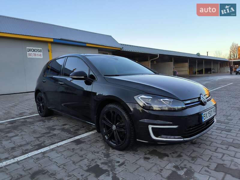 Хетчбек Volkswagen e-Golf 2018 в Києві