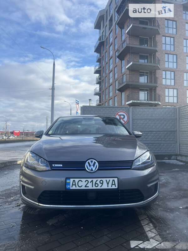 Хэтчбек Volkswagen e-Golf 2015 в Каменец-Подольском