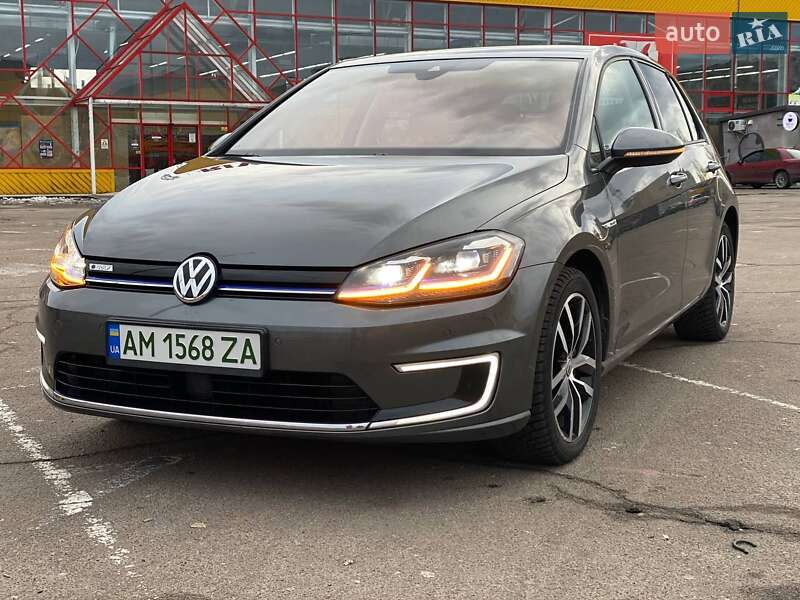 Хэтчбек Volkswagen e-Golf 2018 в Житомире