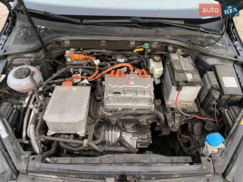Хэтчбек Volkswagen e-Golf 2018 в Житомире