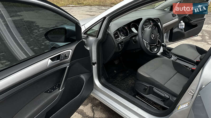 Хетчбек Volkswagen e-Golf 2015 в Вінниці