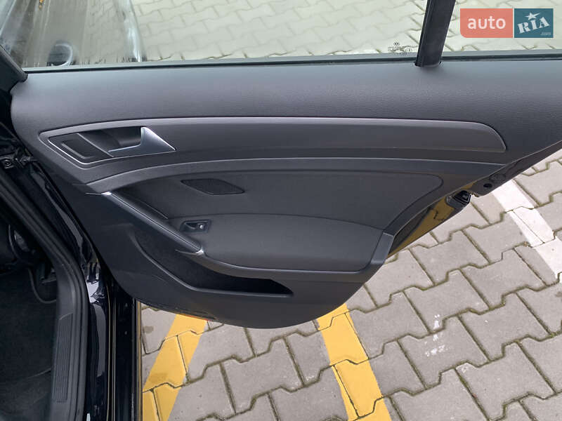 Хетчбек Volkswagen e-Golf 2020 в Києві