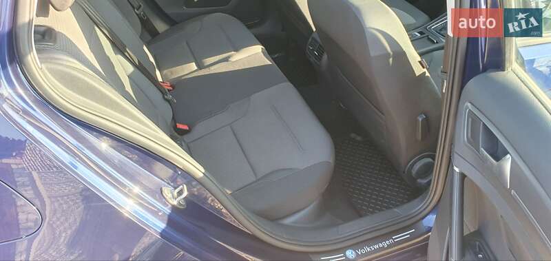 Хэтчбек Volkswagen e-Golf 2017 в Кривом Роге