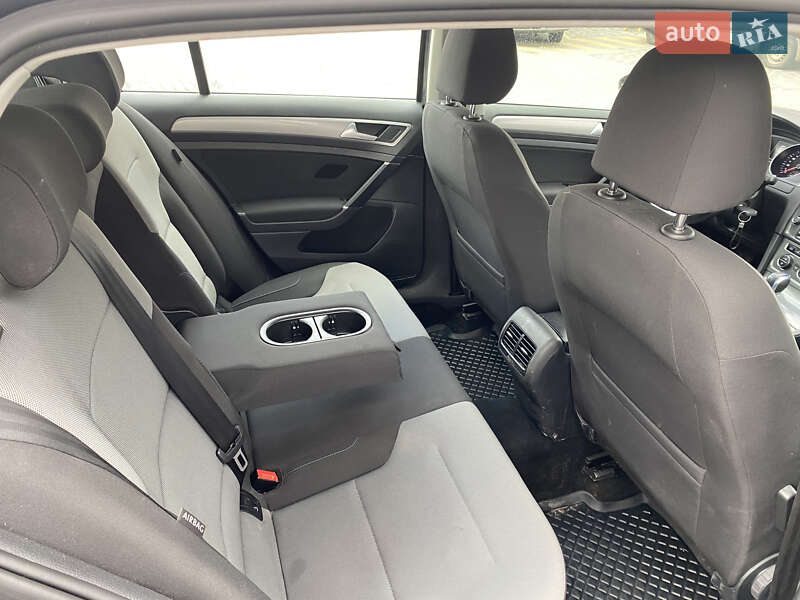 Хетчбек Volkswagen e-Golf 2015 в Львові фото 2 Хетчбек Volkswagen e-Golf 2015 в Львові