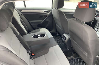 Хетчбек Volkswagen e-Golf 2015 в 
