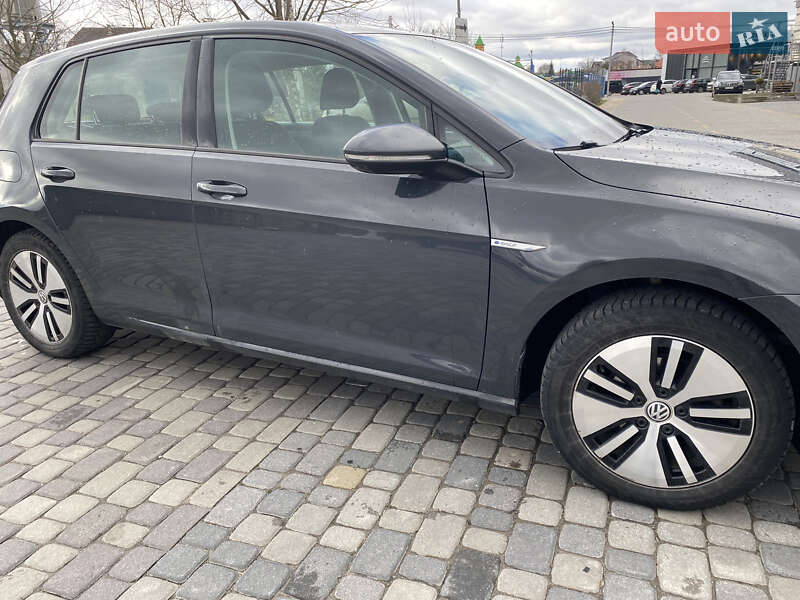 Хетчбек Volkswagen e-Golf 2015 в Львові фото 8 Хетчбек Volkswagen e-Golf 2015 в Львові