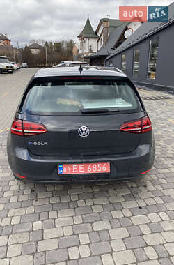Хетчбек Volkswagen e-Golf 2015 в 