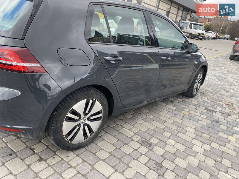 Хетчбек Volkswagen e-Golf 2015 в Львові фото 13 Хетчбек Volkswagen e-Golf 2015 в Львові