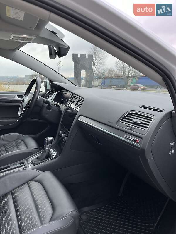 Хетчбек Volkswagen e-Golf 2018 в Рівному