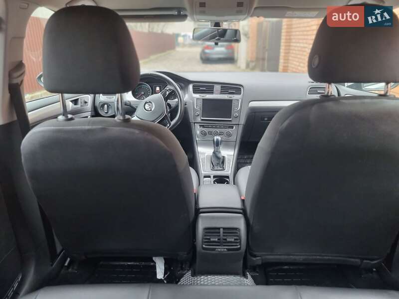 Хэтчбек Volkswagen e-Golf 2016 в Львове