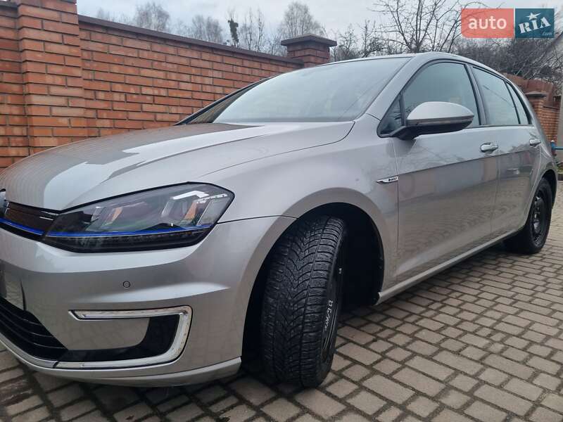 Хэтчбек Volkswagen e-Golf 2016 в Львове