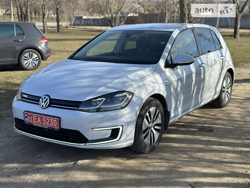 Хэтчбек Volkswagen e-Golf 2018 в Днепре