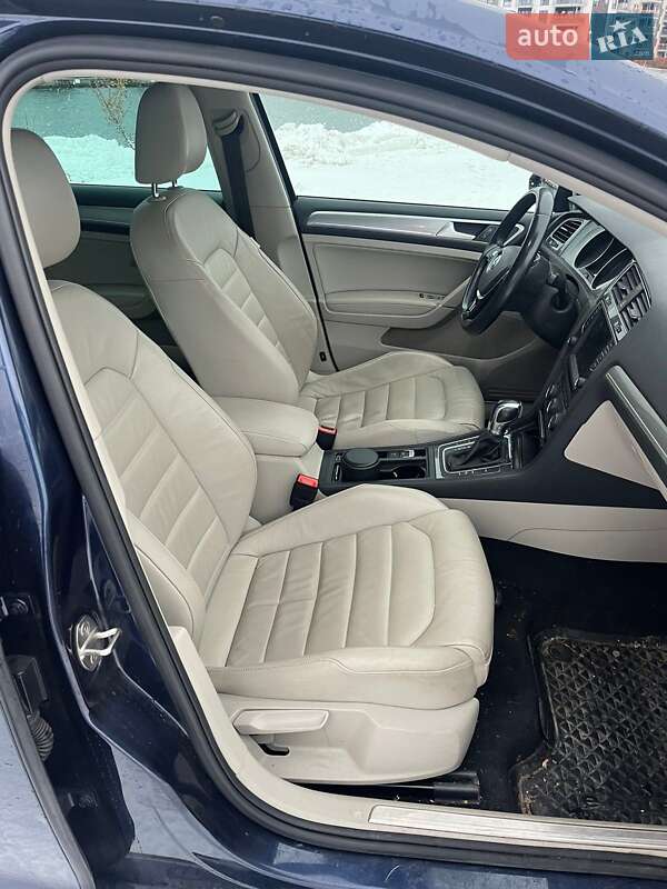 Volkswagen e-Golf 2015 Volkswagen e-Golf 2015