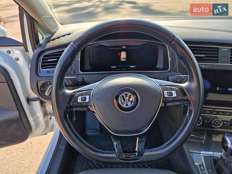 Хэтчбек Volkswagen e-Golf 2018 в Виннице фото 18 Хэтчбек Volkswagen e-Golf 2018 в Виннице