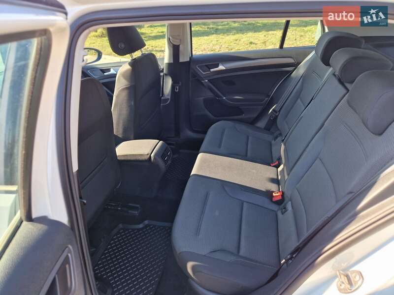 Хэтчбек Volkswagen e-Golf 2018 в Виннице фото 23 Хэтчбек Volkswagen e-Golf 2018 в Виннице