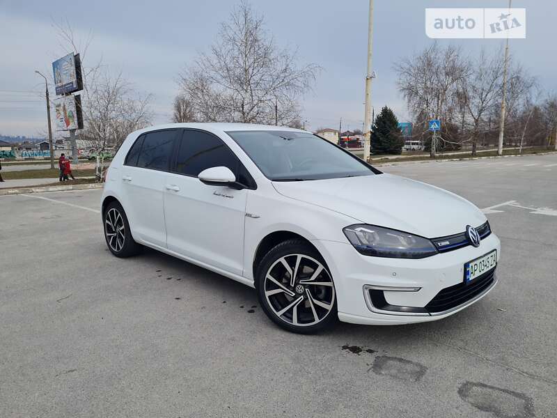 Хетчбек Volkswagen e-Golf 2015 в Запоріжжі