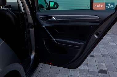 Хетчбек Volkswagen e-Golf 2018 в 