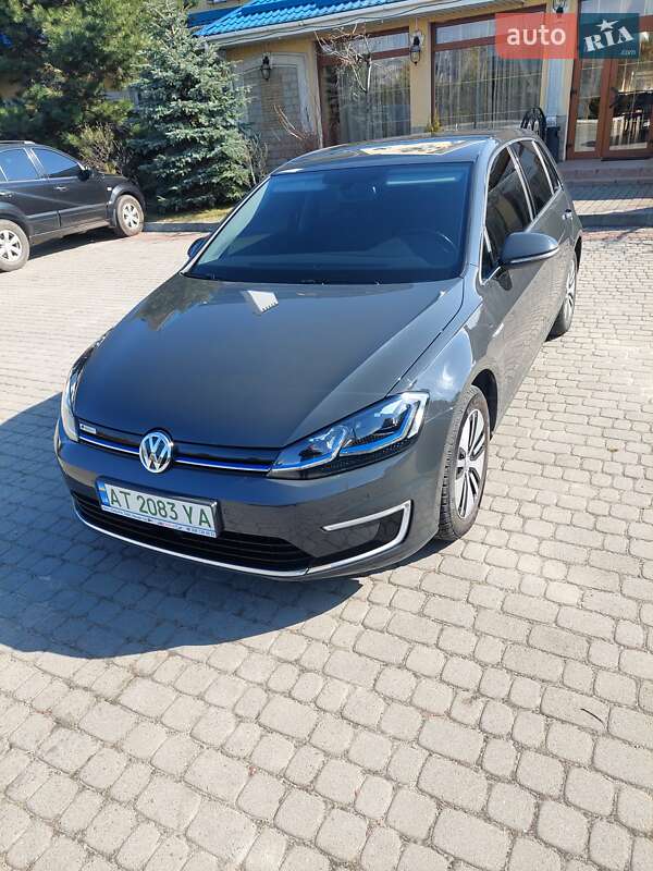 Хэтчбек Volkswagen e-Golf 2018 в Долине