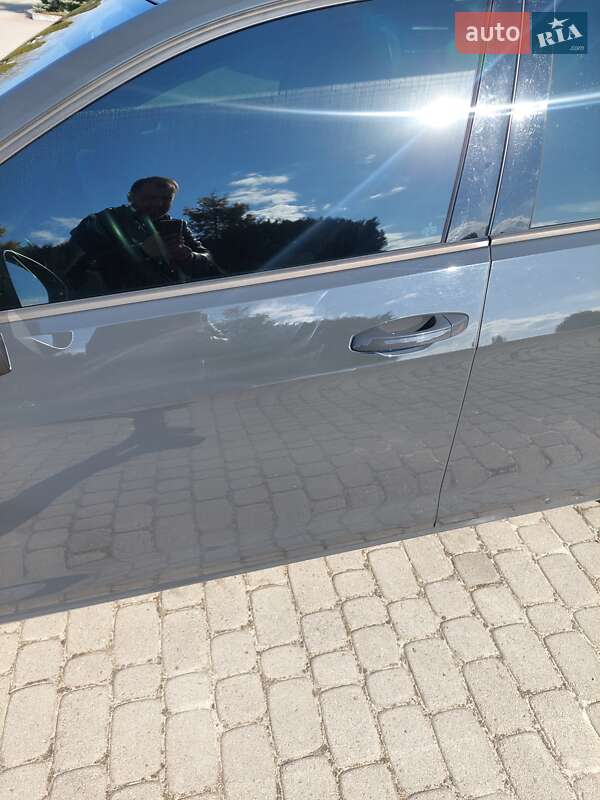 Хэтчбек Volkswagen e-Golf 2018 в Долине