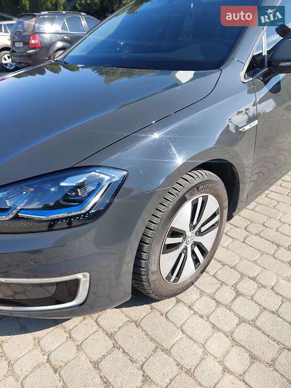 Хэтчбек Volkswagen e-Golf 2018 в Долине