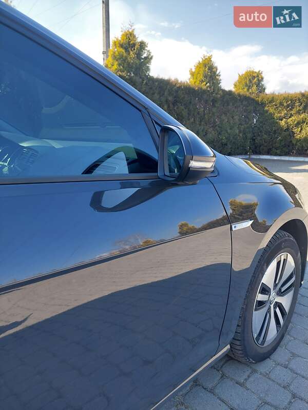 Хэтчбек Volkswagen e-Golf 2018 в Долине