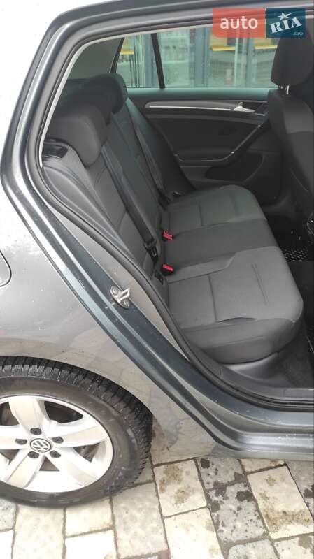 Хэтчбек Volkswagen e-Golf 2018 в Львове