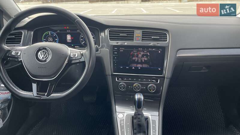 Хетчбек Volkswagen e-Golf 2018 в Сумах