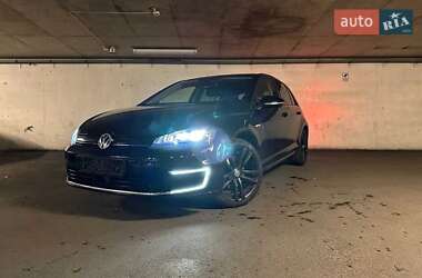 Хетчбек Volkswagen e-Golf 2014 в Івано-Франківську
