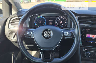 Хэтчбек Volkswagen e-Golf 2019 в Киеве