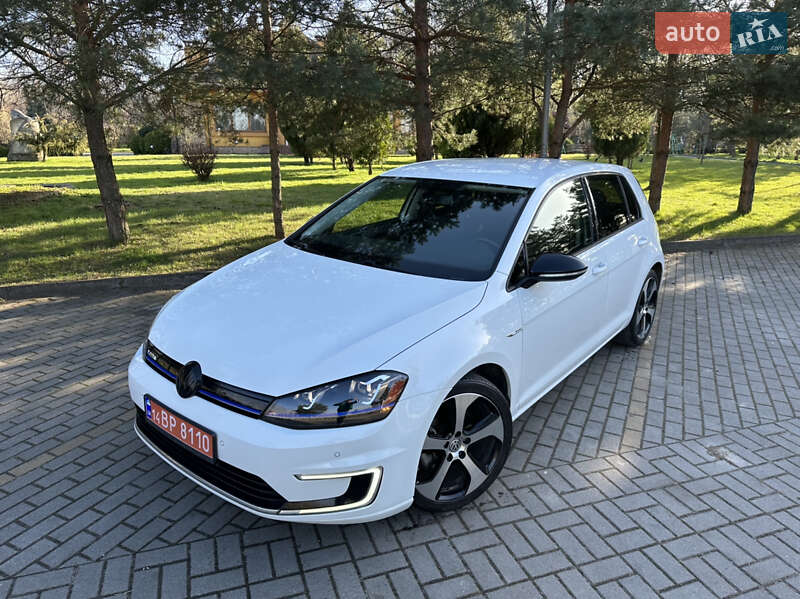 Хетчбек Volkswagen e-Golf 2015 в Дрогобичі