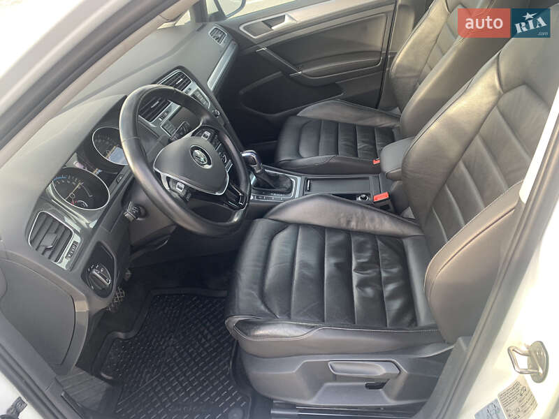 Хетчбек Volkswagen e-Golf 2015 в Одесі