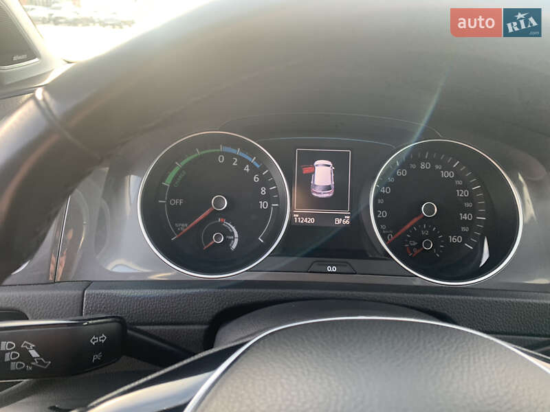 Хетчбек Volkswagen e-Golf 2015 в Одесі