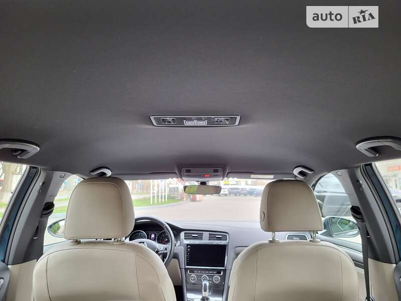 Хэтчбек Volkswagen e-Golf 2018 в Виннице