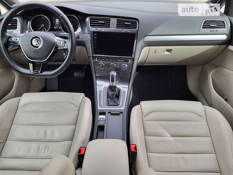 Хэтчбек Volkswagen e-Golf 2018 в Виннице