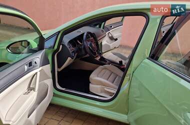 Хэтчбек Volkswagen e-Golf 2018 в 