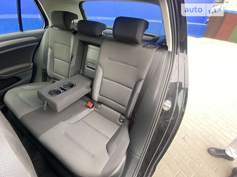 Хэтчбек Volkswagen e-Golf 2019 в Шепетовке