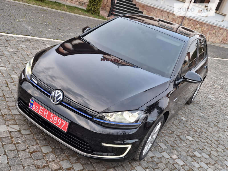 Хетчбек Volkswagen e-Golf 2015 в Золочеві