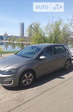 Хетчбек Volkswagen e-Golf 2015 в Києві