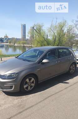Хэтчбек Volkswagen e-Golf 2015 в Киеве