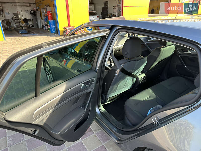 Хетчбек Volkswagen e-Golf 2020 в Тернополі