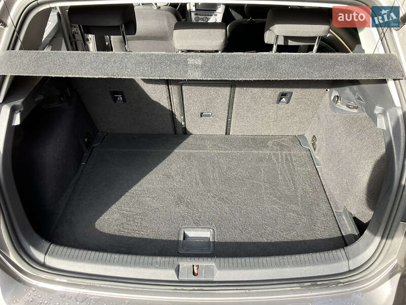 Хетчбек Volkswagen e-Golf 2015 в Дніпрі