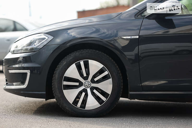 Хетчбек Volkswagen e-Golf 2019 в Житомирі