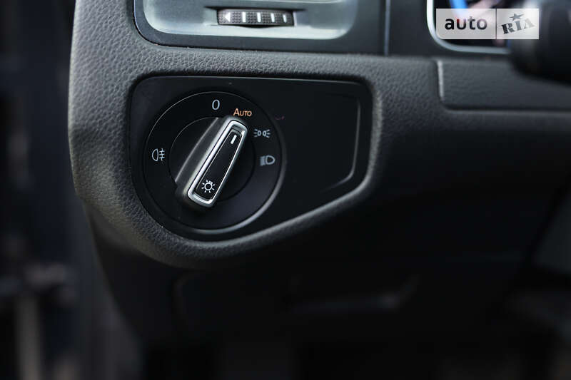 Хетчбек Volkswagen e-Golf 2019 в Житомирі